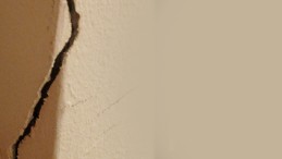 Dinamit Patladı; Binada Çatlaklar Oluştu