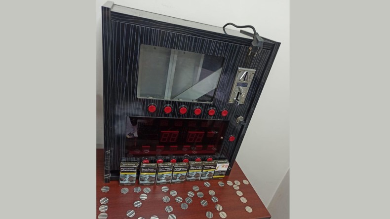 İzmit’te Kahvehaneye Polis Baskını