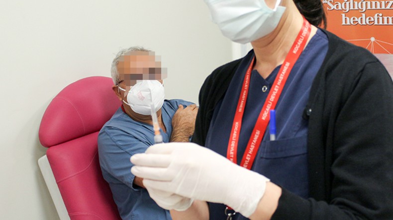 ‘Aşı’daki En Büyük Yan Etkiyi Açık Açık Söyledi