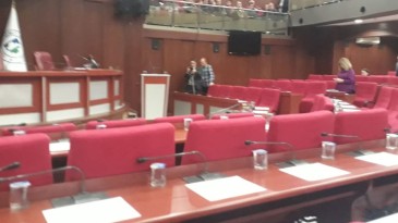 İzmit Meclisinde AKP’li 2 Meclis Üyesi Tartıştı