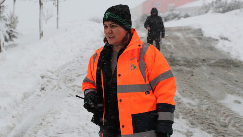 Hürriyet’ten Seraları Zarar Gören Köylere Destek