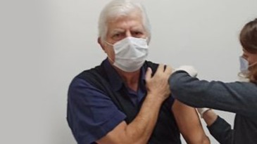 Eski Bakan Kazım Dinç Aşı Oldu