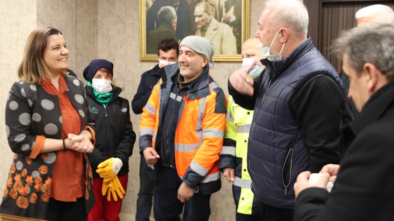 İzmit Belediyesi’nde İşçilerin Yüzü Gülecek