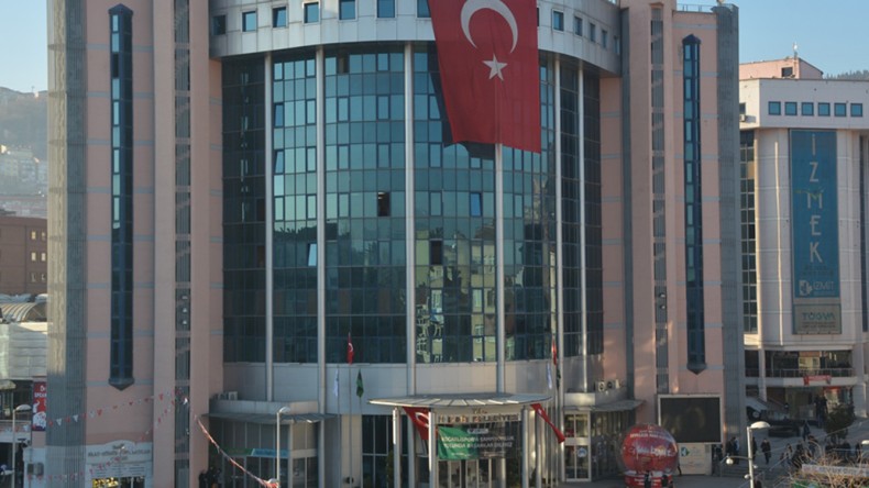 İzmit Belediyesi’nden Zorda Olan Esnafa Nakdi Destek