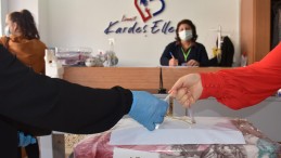 İzmit Belediyesi İhtiyaç Sahibi Çocukları Sevindirdi