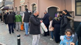 İşte Gerçek Bu; 1 Liralık Ekmek Kuyruğu…