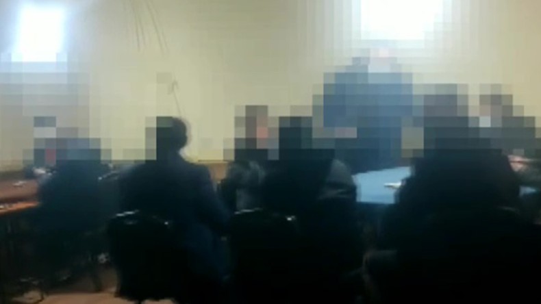 İzmit’te Kahvehaneye Polis Baskını