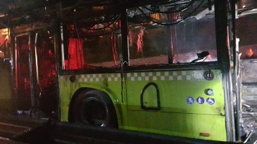 Büyükşehir Belediyesi’ne Ait Otobüs Alev Alev Yandı