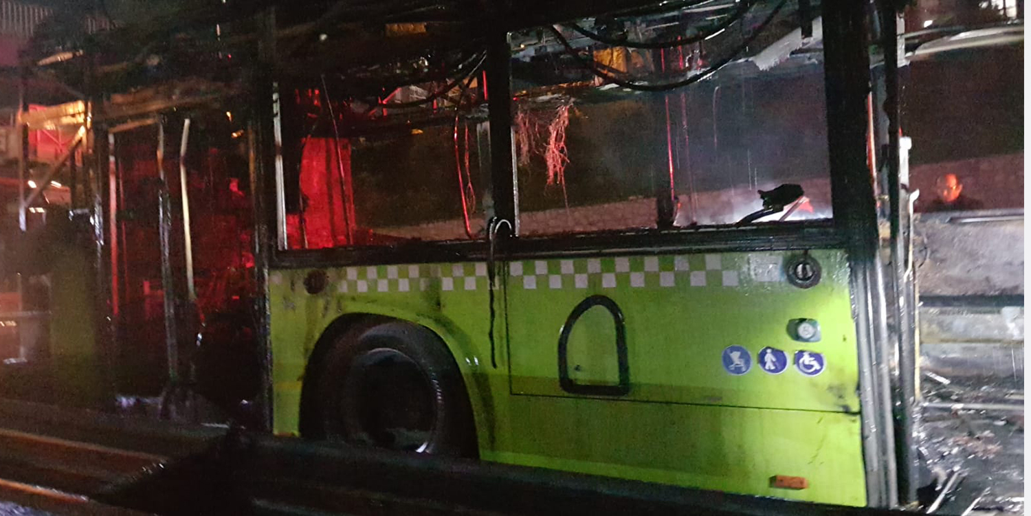 Büyükşehir Belediyesi’ne Ait Otobüs Alev Alev Yandı