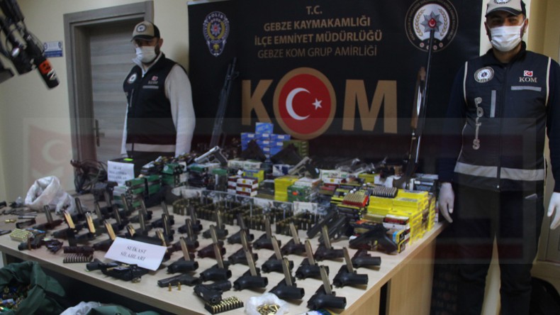 Çok Sayıda Silah ve Mühimmat Ele Geçirildi
