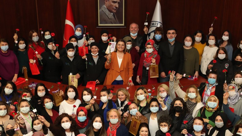 Kadınlara 8 Mart İzni Ülke Gündemine Oturdu