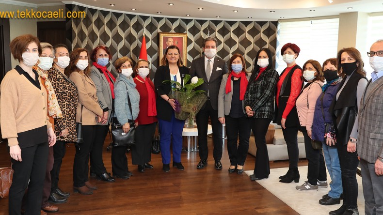 CHP İzmit’ten, Fatma Kaplan Hürriyet’e Kutlama