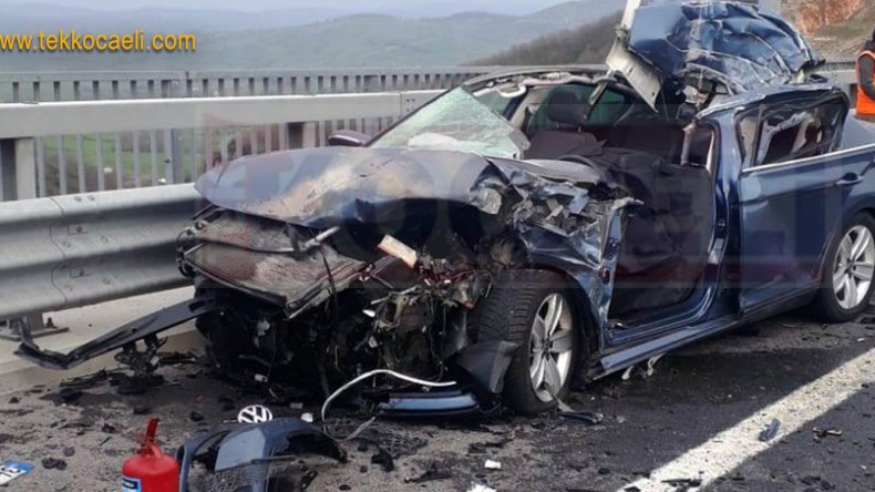 Otomobil TIR’ın Altına Girdi; Ölü Var