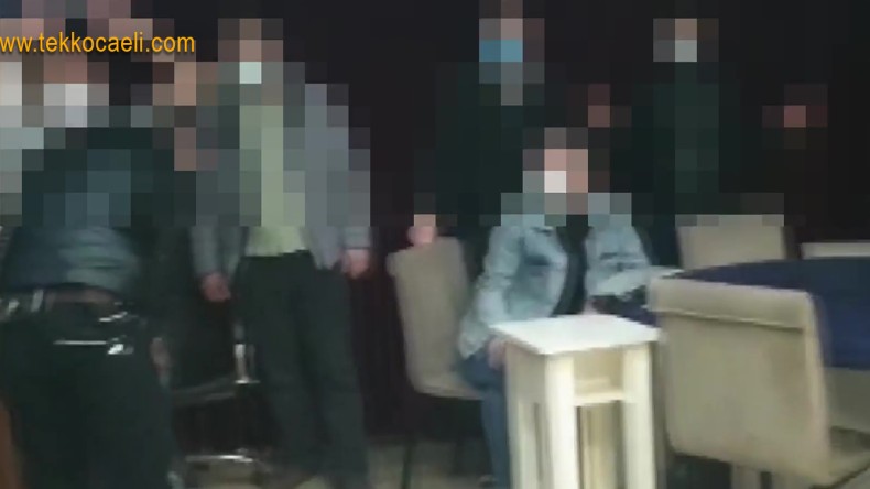Emniyet Göz Açtırmıyor; Kahvehaneye Baskın…