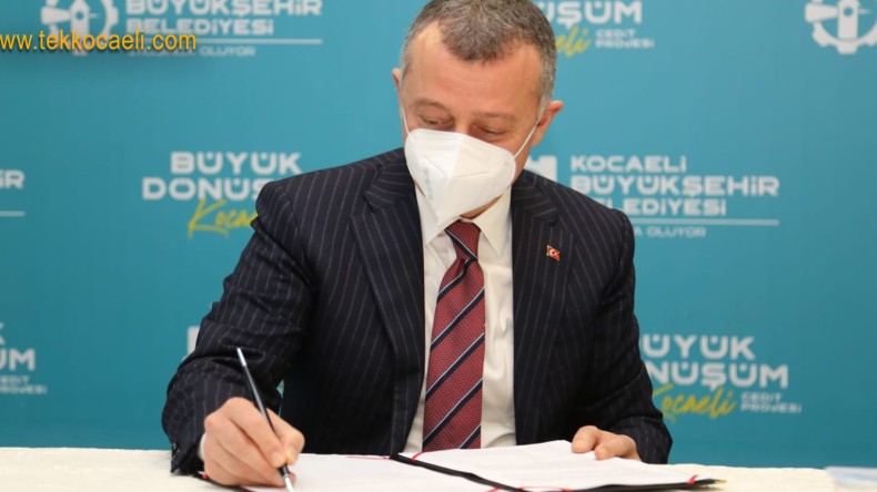 Büyük Dönüşümde İlk İmzayı Tahir Büyükakın Attı