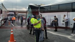 Yolcu Otobüsü Yolcu Otobüsüne Çarptı; Yaralılar Var