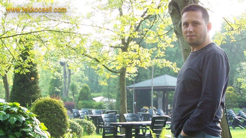 KOÜ Öğretim Üyesi Evinde Ölü Bulundu