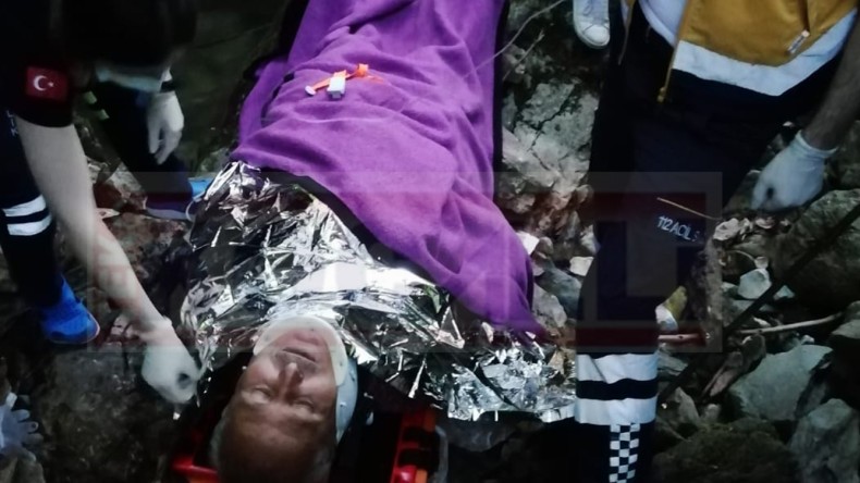 Yürüyüşe Çıktı, Kayalıklardan Düştü