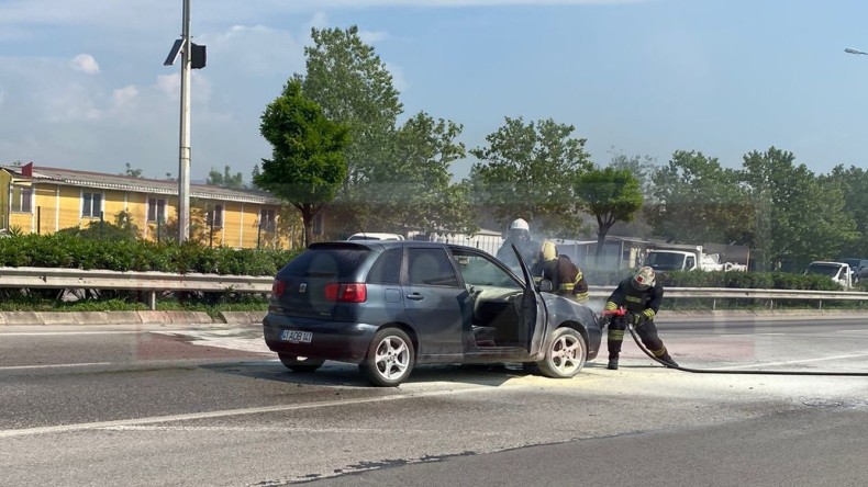 Seyir Halindeki Araç Alev Aldı