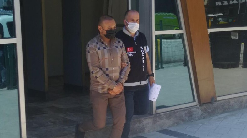 Hırsızlık Suçundan Aranıyordu; Körfez’de Yakalandı