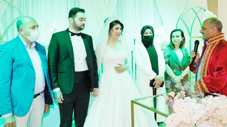 Körfez Belediyesi’nin İki Çalışanı Ayşe Nur ve Doğan Evlendi