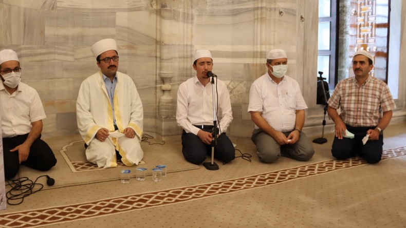 İzmit’in Kurtuluşunun 100.Yılında Şehitler İçin Mevlit Okutuldu