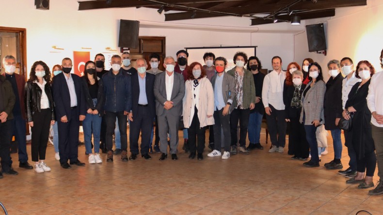 İzmit Belediyesi Ünlü Şair Nazım Hikmet’i Andı