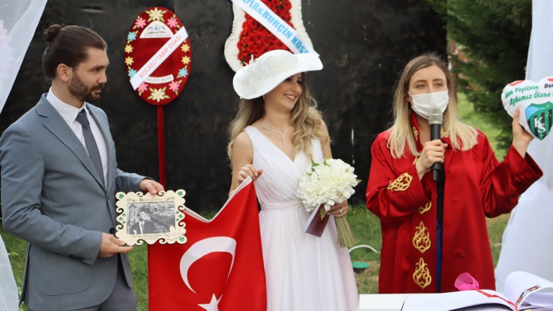 Gülümse Kafe’de İlk Nikah Kıyıldı