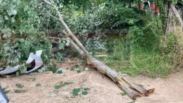 Kandıra’da Feci Kaza; İki Kişi Araçta Mahsur Kaldı