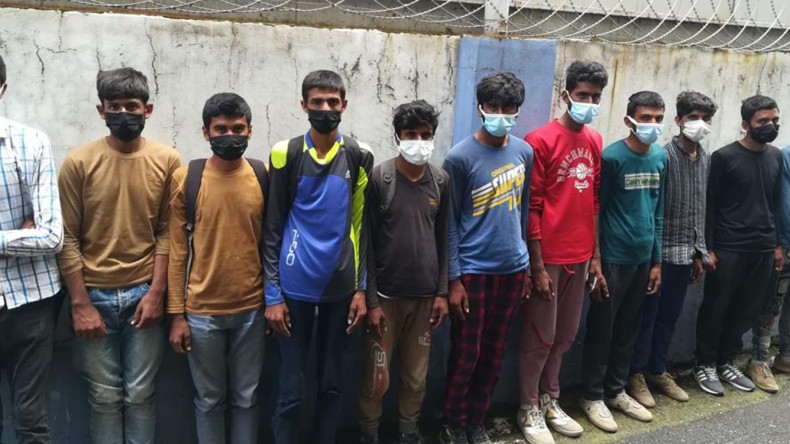 Yolcu Otobüsünde 11 Kaçak Göçmen Yakalandı