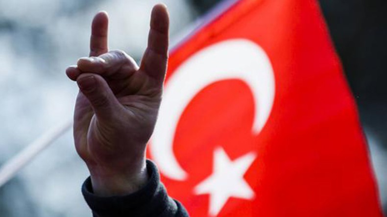 MHP’de İlçe Başkanları İstifa Etti