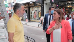 Başkan Hürriyet, Esnafla Bayramlaştı