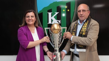 Başkan Hürriyet’ten Kocaelispor’a Transfer Hediyesi