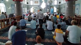 Bayram Namazında Camiler Doldu Taştı