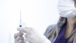 DİKKAT! 2 Doz Aşı Olduktan Sonra Koronaya Yakalanırsa…