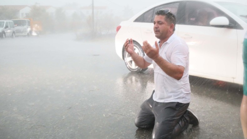 Şükürler Olsun, Yangın Bölgesinde Yağmur Bastırdı