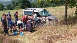 Kontrolden Çıkan Araç Tarlaya Uçtu