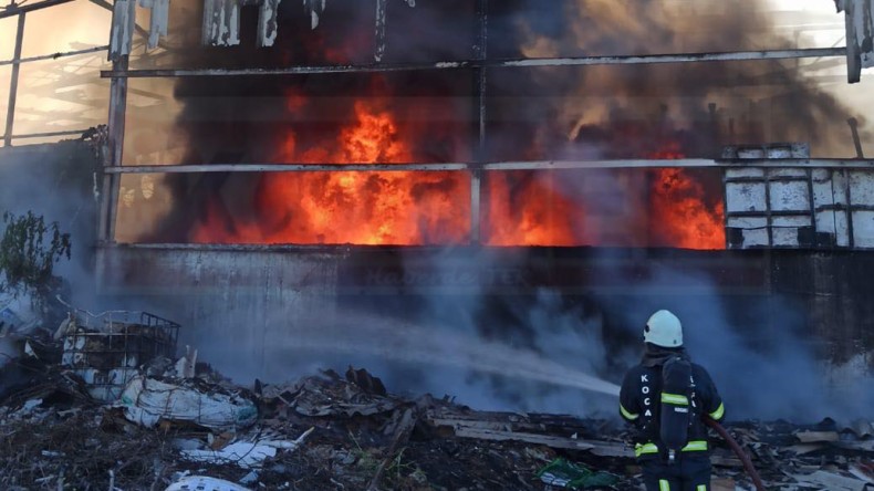 Kartepe’de Yangın; Gözaltılar Var