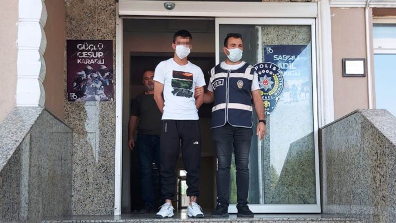 4 Yıl Cezayla Aranan Hırsız Yakalandı