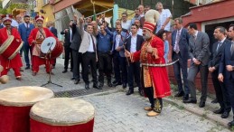 MHP Toplantısında Polis Bozkurt İşareti Yaptı İddiası…