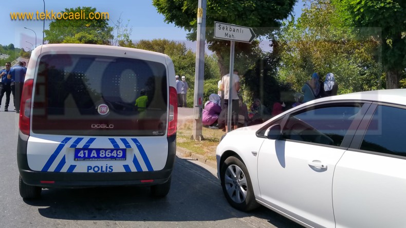 Devrilen Traktörün Altında Kaldı