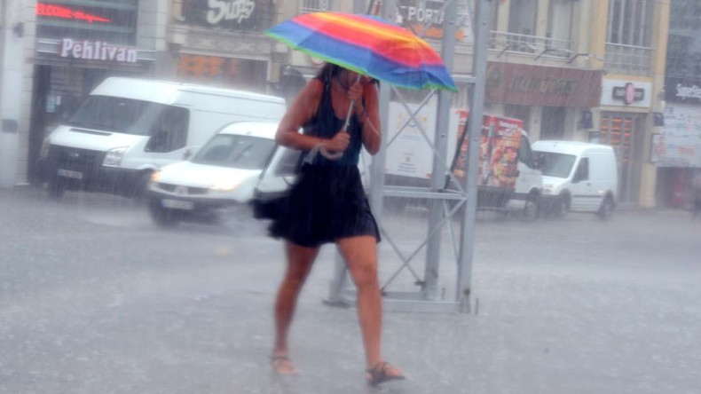 Saat Verdi, Uyardı; Kocaeli’ye Kuvvetli Geliyor