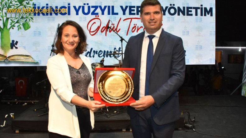 Edremit’ten İzmit Belediyesi’ne Ödül