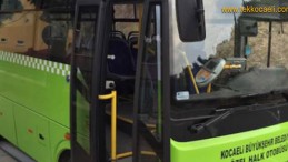 Halk Otobüsü Servis Aracıyla Çarpıştı; Yaralılar Var