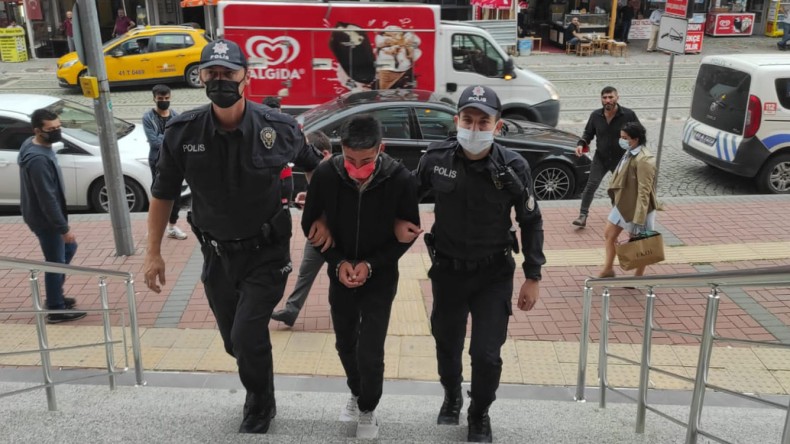 İzmit’te İş Yerine Giren Hırsız Tutuklandı