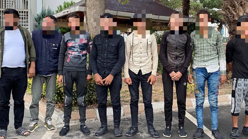 Durdurulan Aracın İçinden Yine Kaçak Göçmenler Çıktı