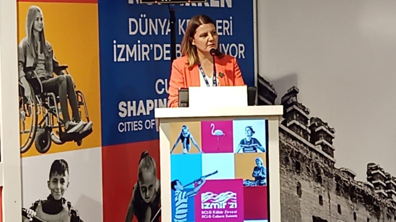 Dünya Belediyeler Birliği Kültür Zirvesi’nde İzmit’i Temsil Etti