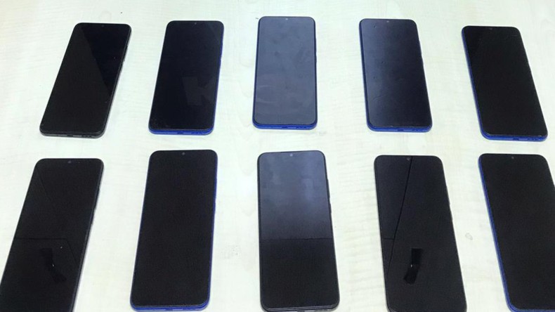 Durdurulan Otobüste Kaçak Telefonlar Ele Geçirildi