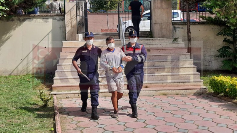 Öfkeli Koca, Eşinin Bindiği Taksiye Kurşun Yağdırdı