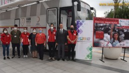 İzmit Belediyesi Önünde Kök Hücre ve Kan Bağışı